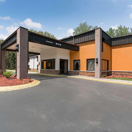 Quality Inn & Suites Portage Exterior photo