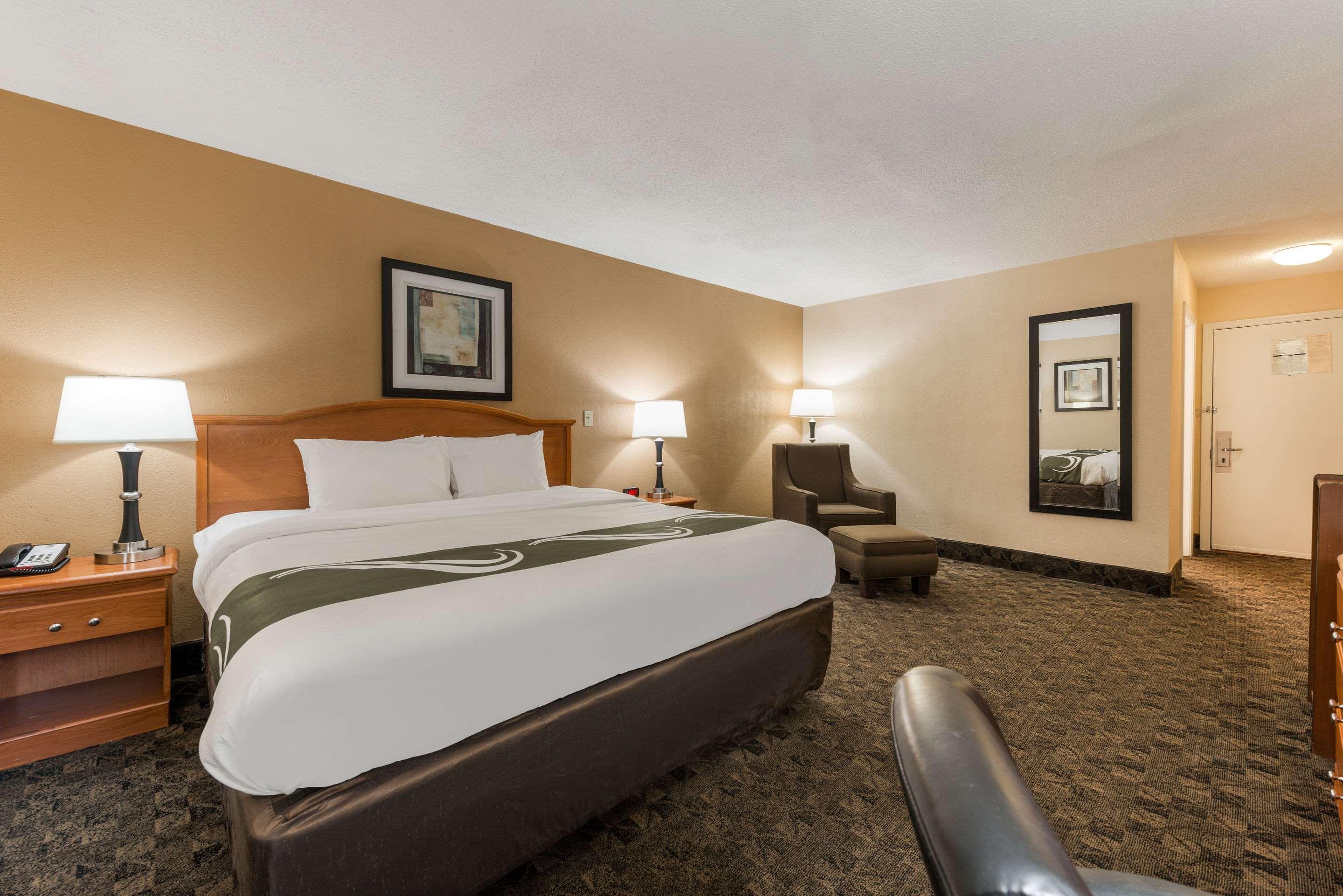 Quality Inn & Suites Portage Exterior photo