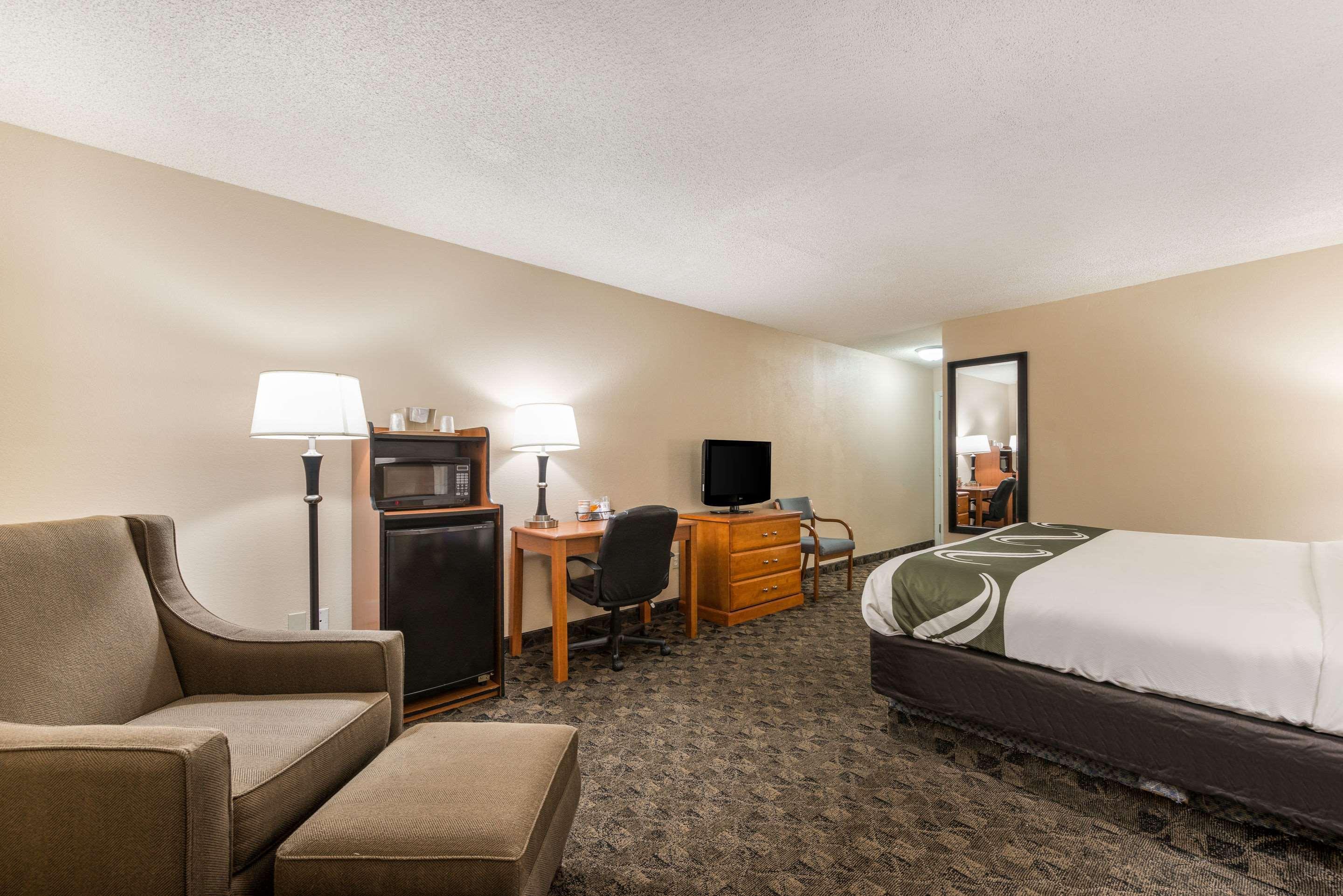 Quality Inn & Suites Portage Exterior photo