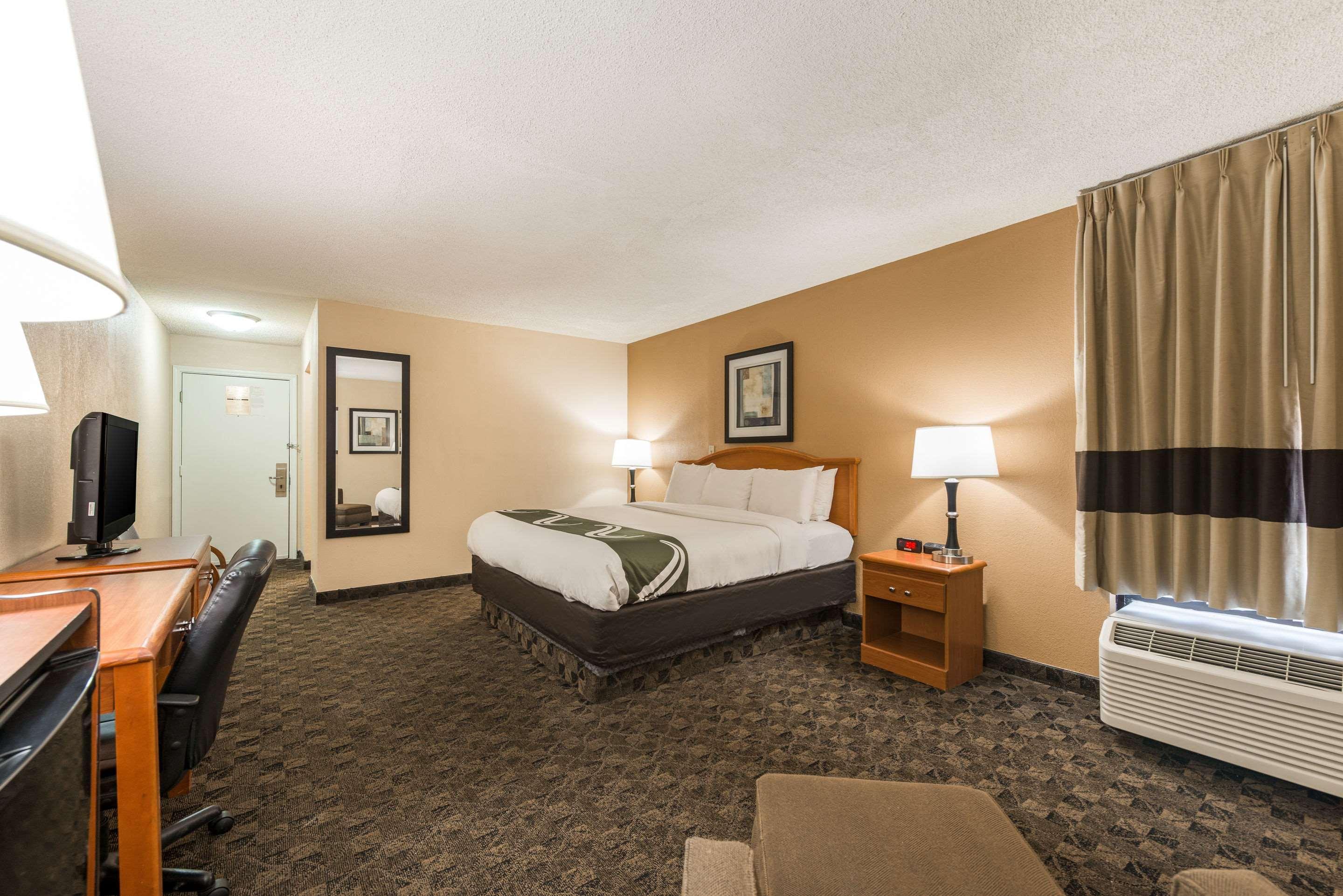 Quality Inn & Suites Portage Exterior photo