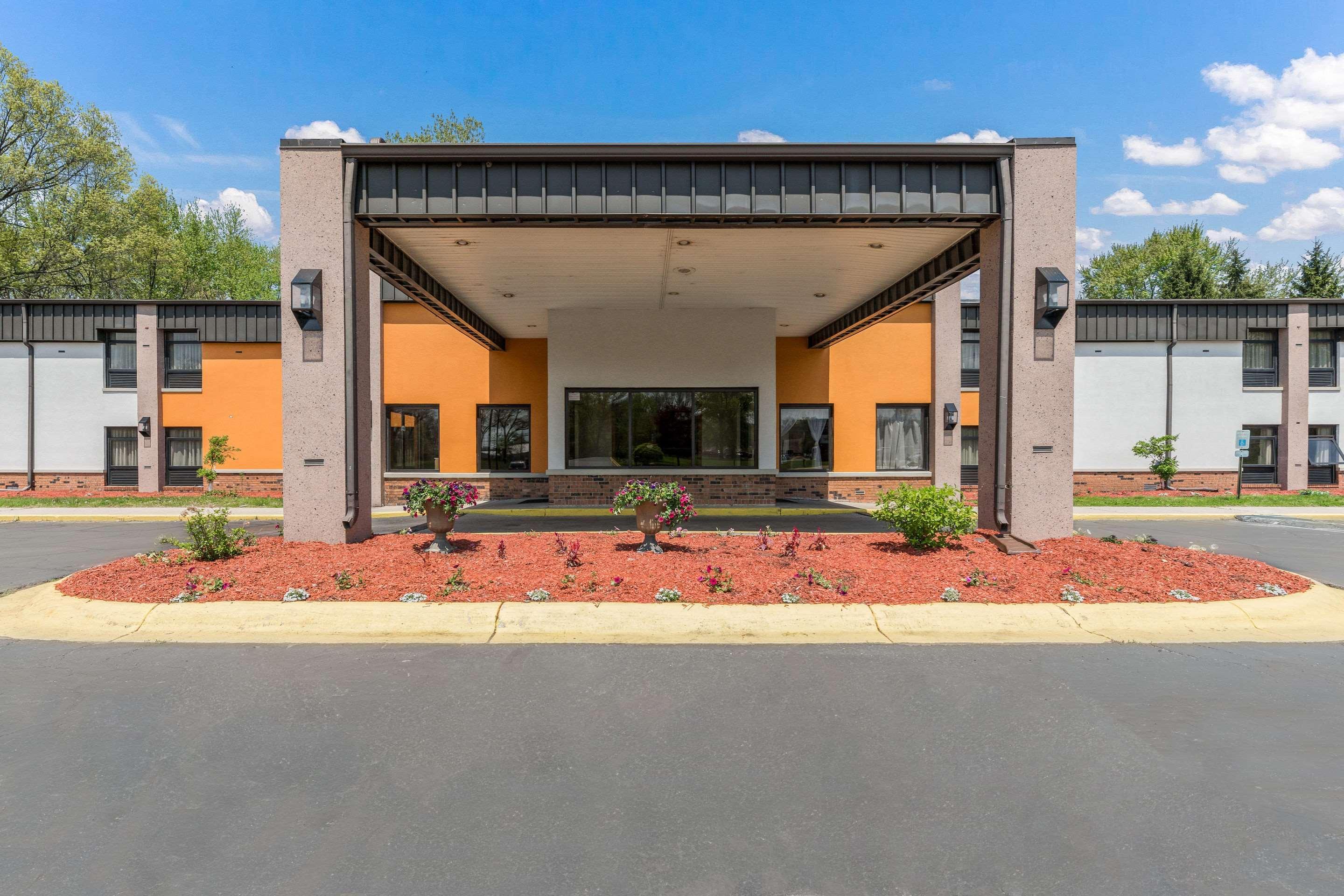 Quality Inn & Suites Portage Exterior photo
